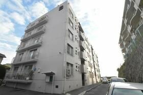 Renovated 2LDK Apartment in Hiroshima's Higashi Ward - Thumbnail 2