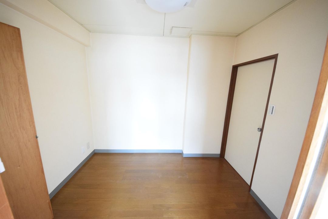 Plaza Building Rentals in Takasaki - Thumbnail 2