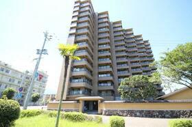 Spacious 4SLDK Apartment in Sky Maison Clover Beppu — Image 1, Beppu, Oita