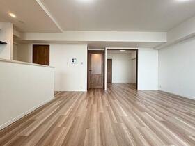 Tokias Minami-Senju 3LDK Apartment for Sale — Image 1, Arakawa, Tokyo