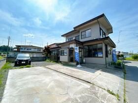 Traditional Japanese Home with Garden in Yonezawa - Thumbnail 4