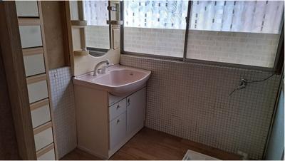 Spacious 8DK House Near Nakatsugawa Station with Double Parking — Image 1, Nakatsugawa, Gifu