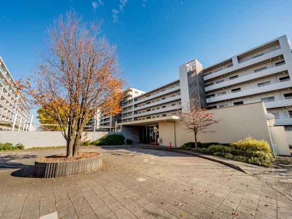 2LDK Apartment for Sale in Chofu, Tokyo – 82.51m2 - Thumbnail 3