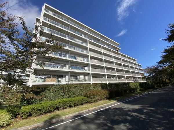 2LDK Apartment for Sale in Chofu, Tokyo – 82.51m2 - Thumbnail 2