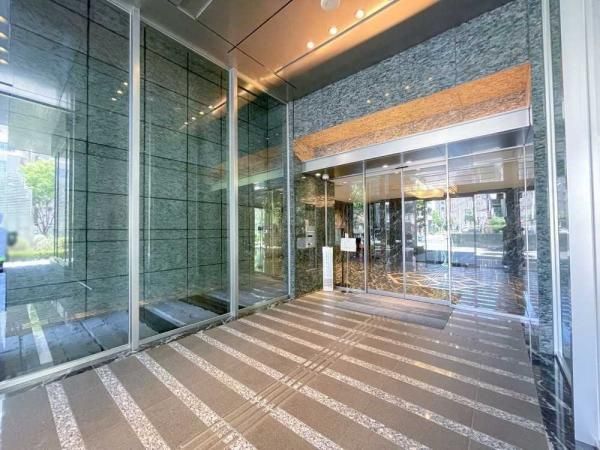 Crest Prime Tower Shiba 2LDK Apartment in Minato, Tokyo - Thumbnail 3