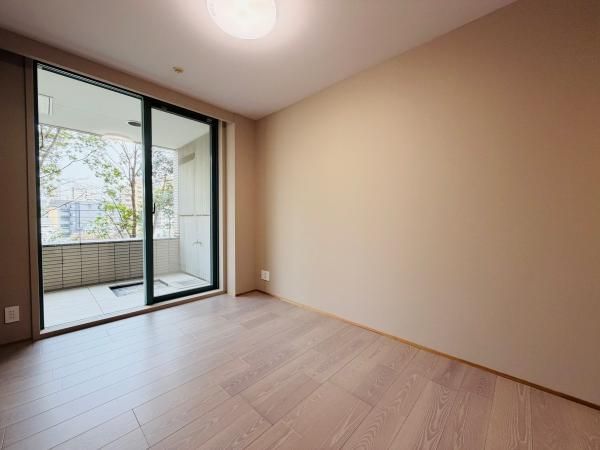 2LDK Apartment for Sale in Minato-ku, Tokyo - Thumbnail 4