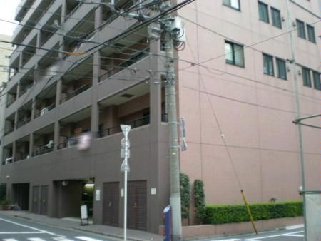 Cosmo Nihonbashi Hamacho 3LDK Apartment in Chuo-ku, Tokyo - Thumbnail 3