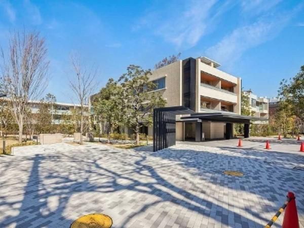 2LDK Apartment for Sale in Musashino, Tokyo - 64.6m2 - Thumbnail 2