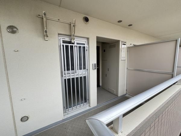 Newly Renovated 3LDK Apartment in Shinsayama, Sayama, Saitama - Thumbnail 3