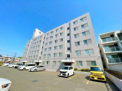 4LDK 103m² Renovated Apartment in Hassamu Chuo, Sapporo — Apartment, Nishi, Hokkaido