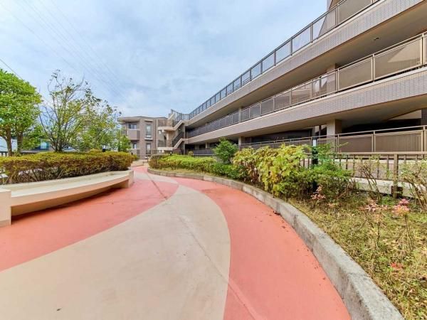3LDK Apartment for Sale in Fukazawa, Setagaya, Tokyo - Thumbnail 3