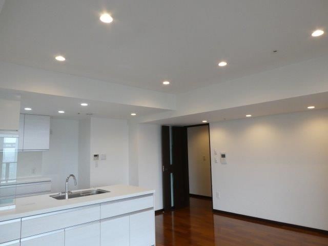 Renovated Apartment for Sale in Kanagawa - Thumbnail 2