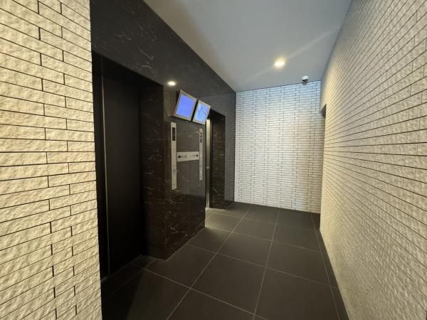 2LDK Apartment for Sale in Ebisu, Shibuya, Tokyo - Thumbnail 3