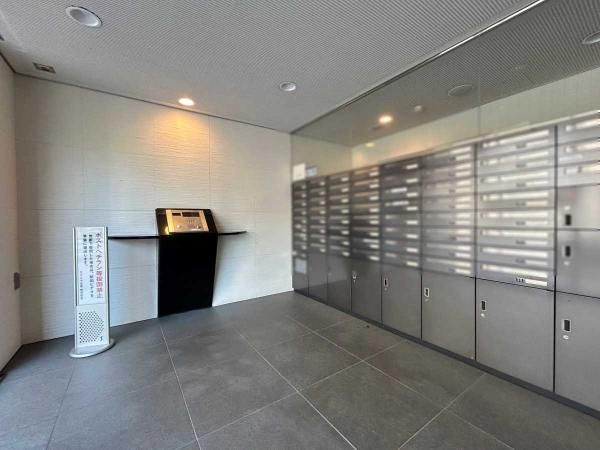1LDK Apartment for Sale in Ebisu, Shibuya-ku, Tokyo - Thumbnail 4