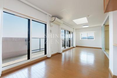 4LDK Apartment for Sale in Akita City, Akita Prefecture — Interior, Akita, Akita