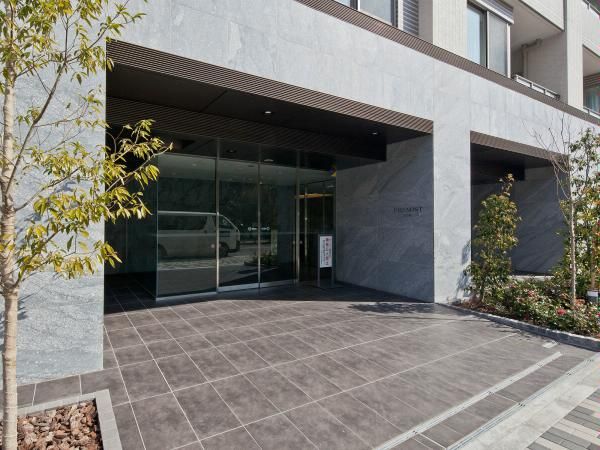 2LDK Apartment for Sale in Akashicho, Chuo-ku, Tokyo - 52.45m² - Thumbnail 2