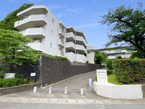 3LDK Apartment for Sale in Tsurumi Ward, Yokohama - Thumbnail 2
