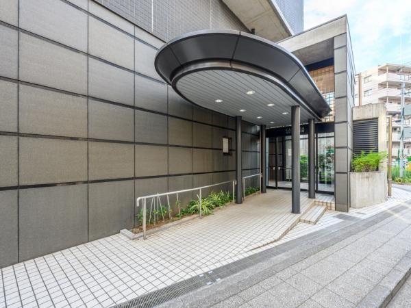 Renovated 2LDK+S Apartment in Yokohama, Near Sakuragicho Station - Thumbnail 2