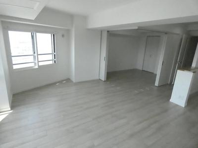 Renovated 4LDK Apartment in Sapporo Nishi Ward with Mountain Views — Interior, Nishi, Hokkaido