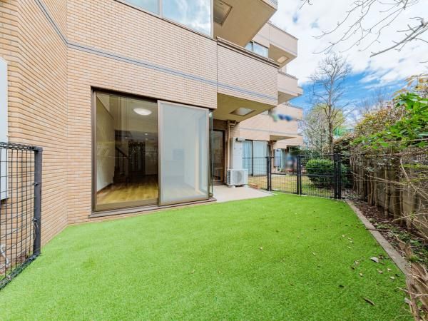 3LDK Apartment for Sale in Nerima, Tokyo with Private Garden - Thumbnail 2