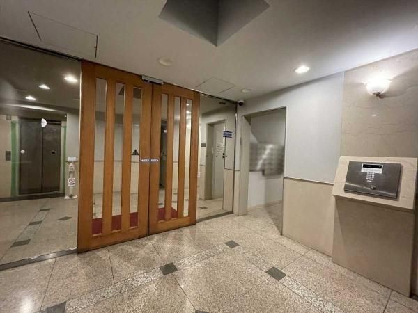 Renovated 2LDK Apartment in Takadanobaba, Shinjuku, Tokyo - Thumbnail 3