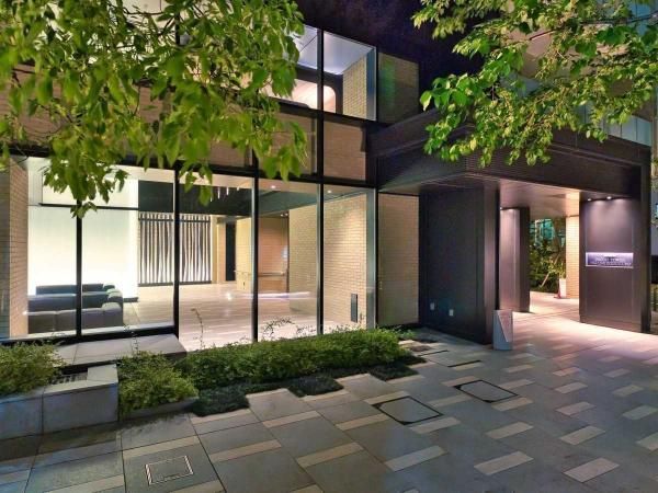 2LDK Apartment for Sale in Higashi-Ikebukuro, Tokyo - Thumbnail 3