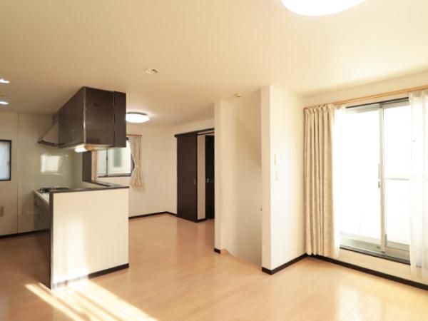 2011 2LDK+S Detached House for Sale in Nerima, Tokyo - Thumbnail 2