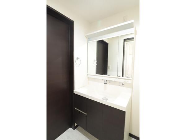 2011 2LDK+S Detached House for Sale in Nerima, Tokyo - Thumbnail 4