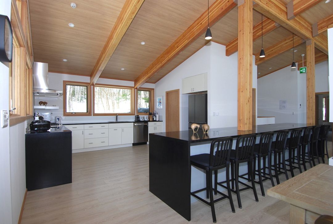 Tahi House Rusutsu: Modern 4-Bedroom Home Near Resort - Thumbnail 4