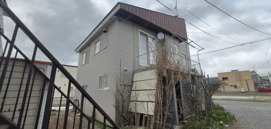 Dual-Building Property with Apartment & House in Kutchan, Hokkaido - Thumbnail 2