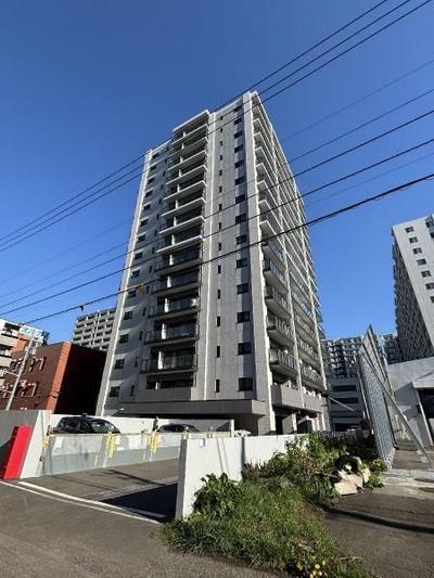 3LDK Apartment for Sale in Higashi-ku, Sapporo, 77.48 sqm — Apartment, Higashi, Hokkaido