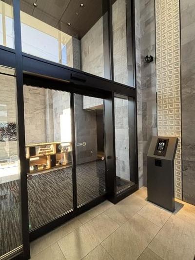 3LDK Apartment for Sale in Higashi-ku, Sapporo, 77.48 sqm — Front_door, Higashi, Hokkaido