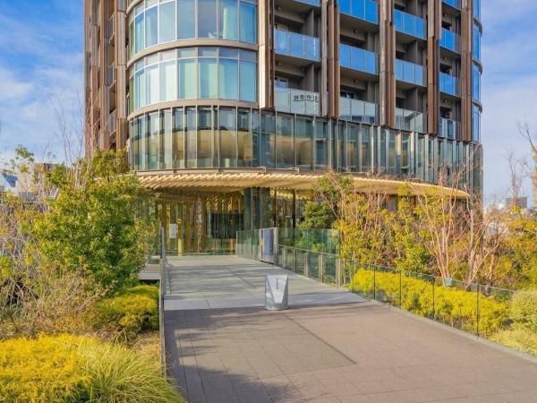 2LDK Apartment for Sale in Minami-Azabu, Minato-ku, Tokyo - Thumbnail 2