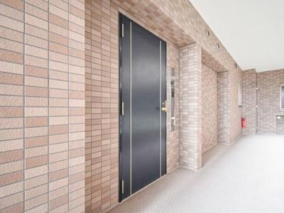 Renovated 4LDK Apartment for Sale in Yokohama Nishi Ward — Front_door, Nishi, Kanagawa