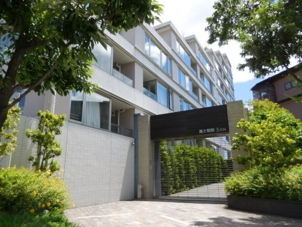 Renovated 2LDK Apartment for Sale in Higashi-Nakano, Tokyo - Thumbnail 2