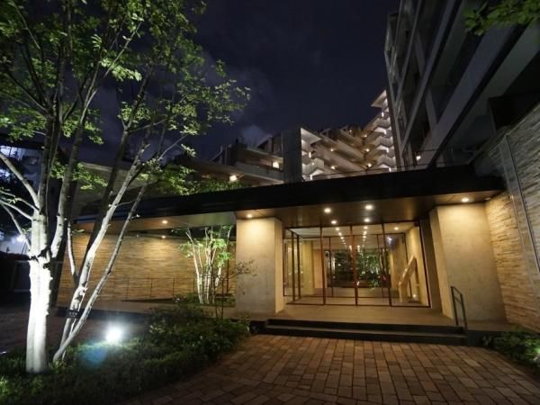 Renovated 2LDK Apartment for Sale in Higashi-Nakano, Tokyo - Thumbnail 3