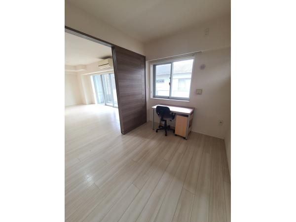 3LDK Apartment for Sale in Meguro, Tokyo - 81.88m2 - Thumbnail 4