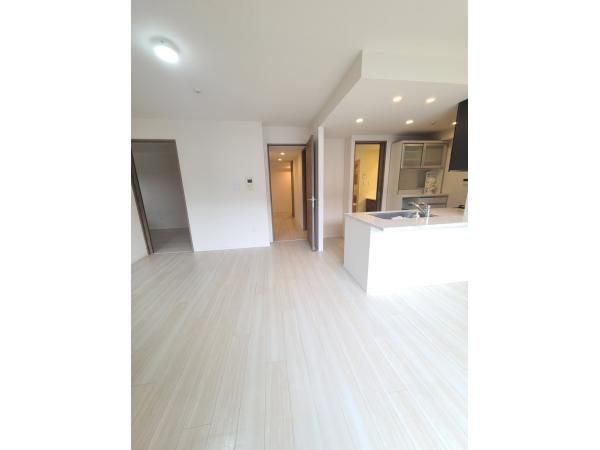 3LDK Apartment for Sale in Meguro, Tokyo - 81.88m2 - Thumbnail 3