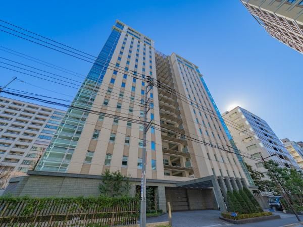 3LDK Apartment for Sale in Chiyoda, Tokyo - Thumbnail 3