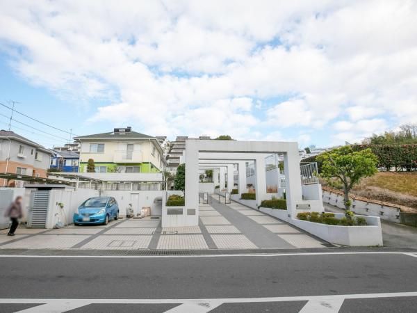 3LDK Apartment for Sale in Tama-ku, Kawasaki, 99.97m2 - Thumbnail 2