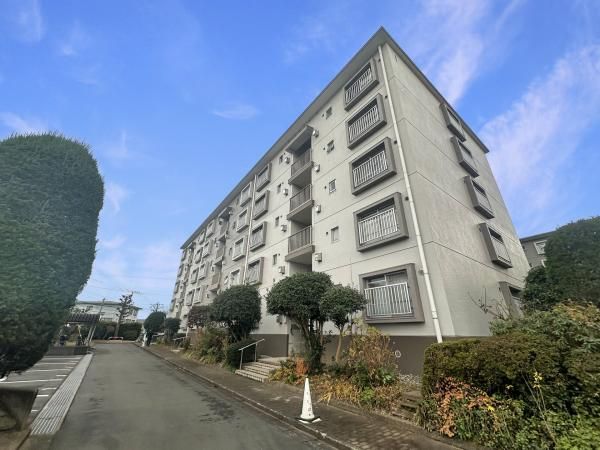 2LDK Apartment for Sale in Irume City, Saitama - Thumbnail 2