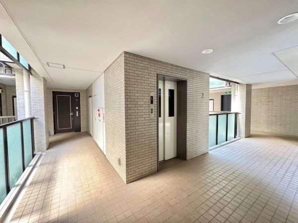 Imperial Omotesando 1LDK Apartment in Shibuya, Tokyo - Thumbnail 4