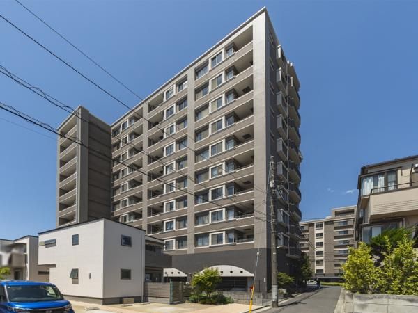 3LDK Apartment for Sale in Edogawa, Tokyo - 75.73m² - Thumbnail 2