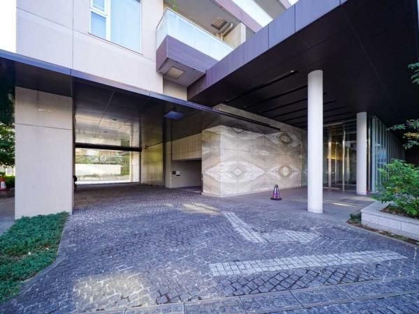 3LDK Apartment for Sale in Minamishinagawa, Shinagawa-ku, Tokyo - Thumbnail 2