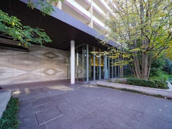 3LDK Apartment for Sale in Minamishinagawa, Shinagawa-ku, Tokyo - Thumbnail 3