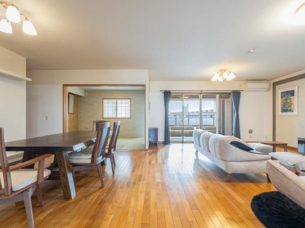 4LDK Apartment for Sale in Tsurumi-ku, Yokohama - Thumbnail 2