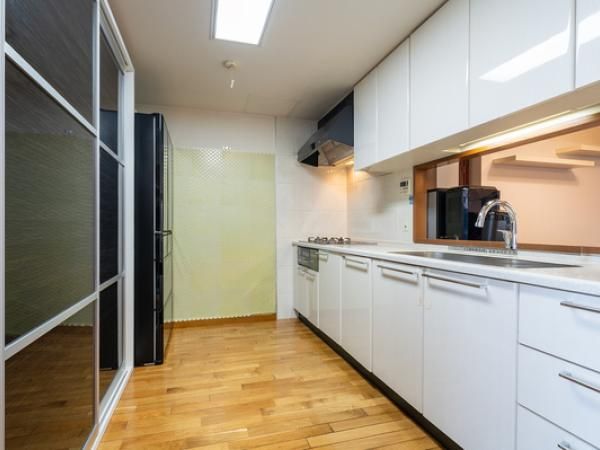 4LDK Apartment for Sale in Tsurumi-ku, Yokohama - Thumbnail 4
