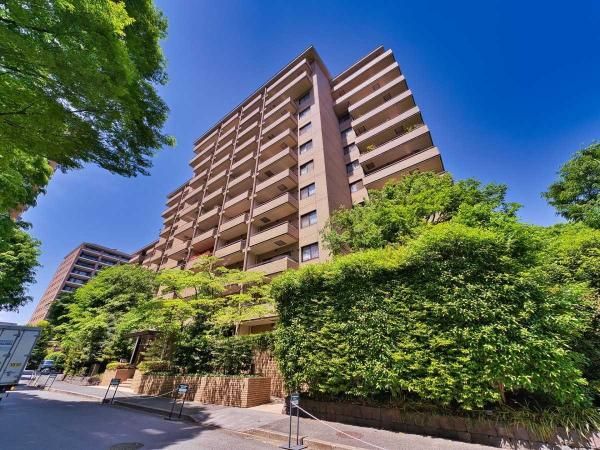 3LDK Apartment for Sale in Hiroo, Shibuya-ku, Tokyo - Thumbnail 3