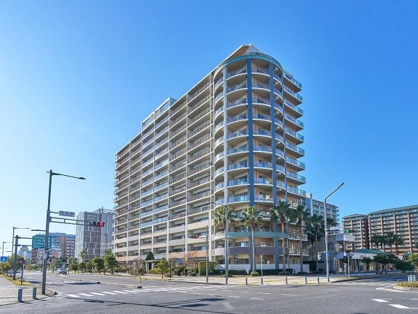 130.93 sqm 3LDK Apartment with Ocean View in Urayasu, Chiba - Thumbnail 2