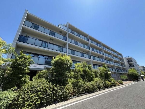 2LDK Apartment for Sale in Hiyoshihoncho, Yokohama - Thumbnail 2